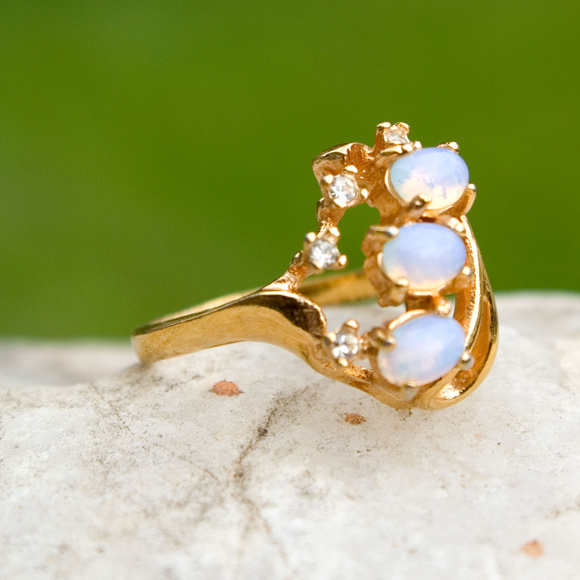 Jewelry - 18K HGE Moonstone Statement Ring, Size 7